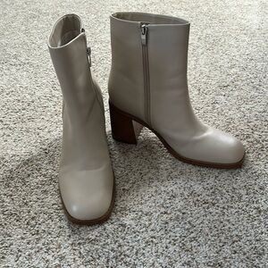 Marc Fisher Size 9 1/2 Boots